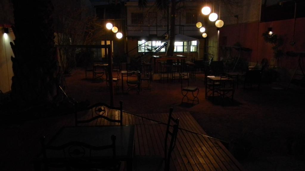 Punto Urbano Hostel Mendoza Buitenkant foto