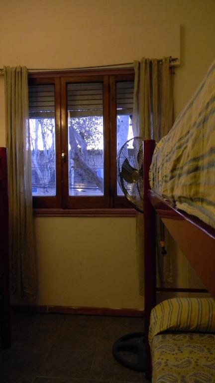 Punto Urbano Hostel Mendoza Buitenkant foto
