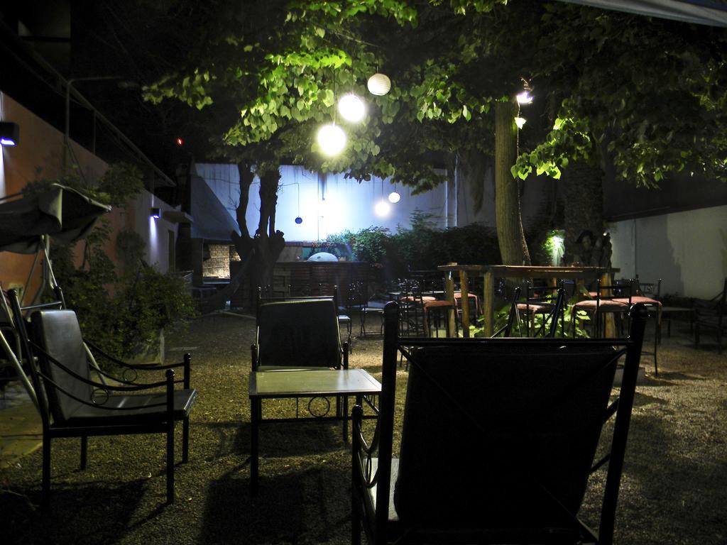 Punto Urbano Hostel Mendoza Buitenkant foto