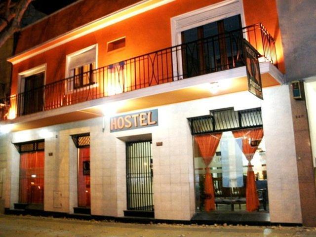 Punto Urbano Hostel Mendoza Buitenkant foto